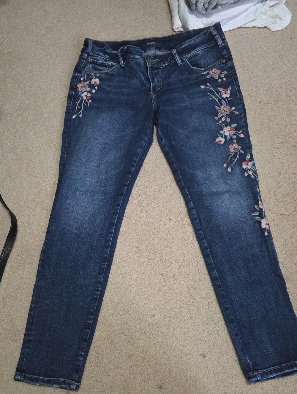 Silver Jeans Dark Blue Skinny Jeans with Pink Floral Embroidery